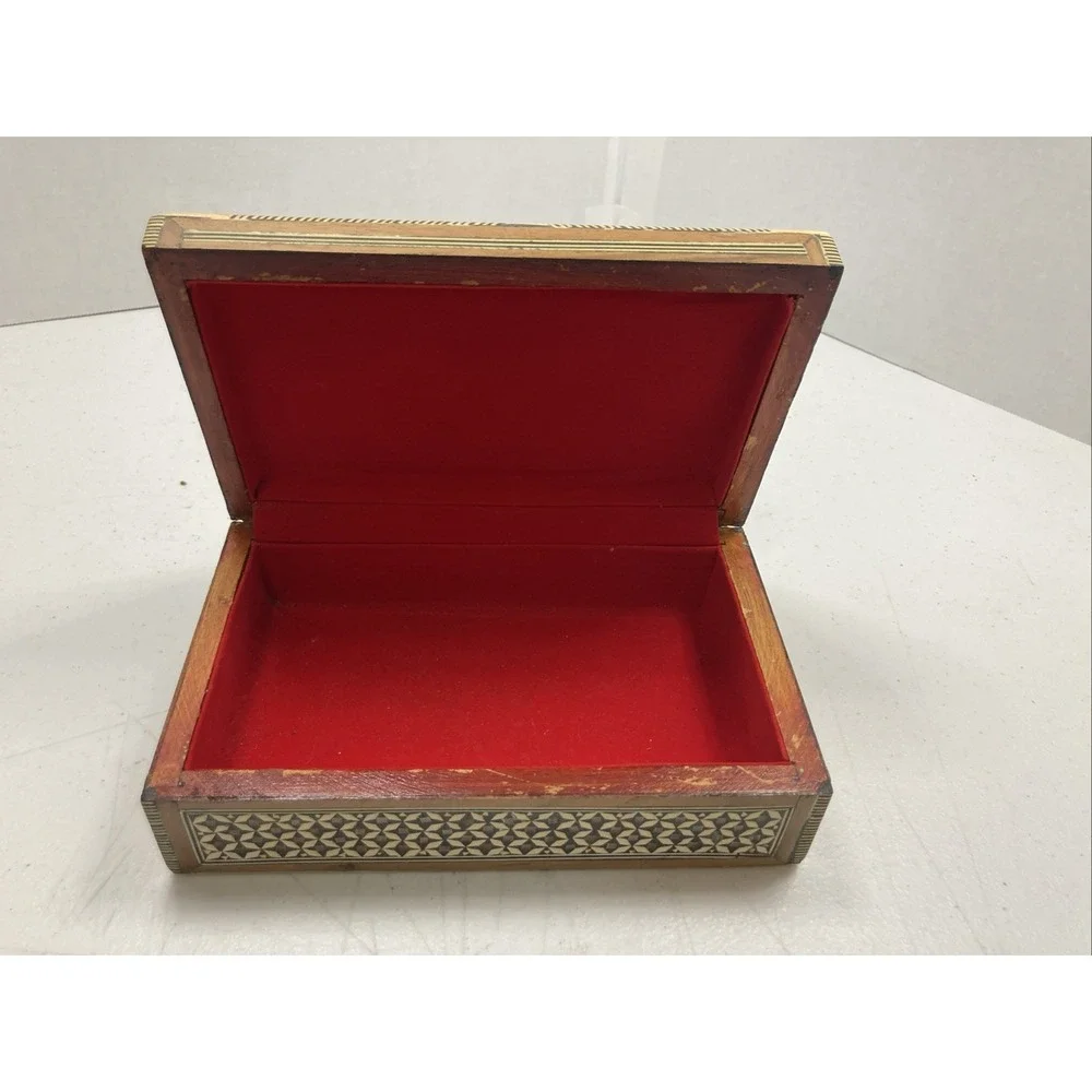 Vtg Inlaid Wood and Mother Of Pearl Wood Jewelry Israel Trinket Box 7.75 x 4.85